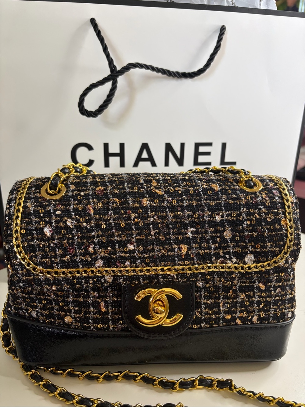 RARE DESIGNER VIP BLACK & GOLD TWEED SHOULDER BAG